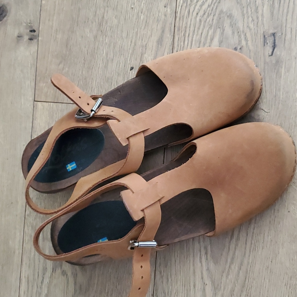 Lotta Clogs